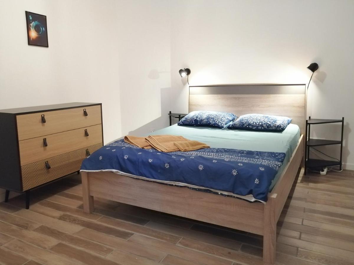 Ferienwohnung Blue Rent Bron Exterior foto